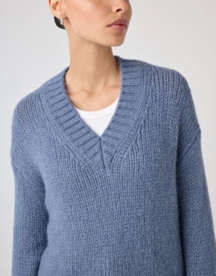 V-Neck Loose Tension Jumper with Alpaca