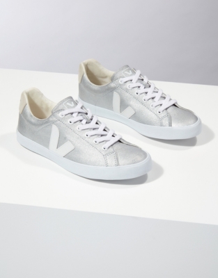 Veja canvas trainers on sale uk