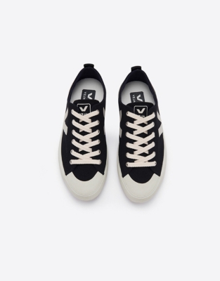 veja nova black white