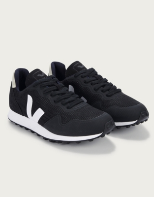 veja trainers black and white