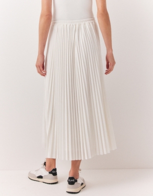 White 2024 velvet skirt