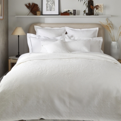 Bedding white deals company