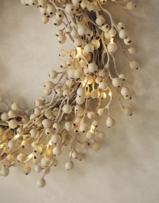 White Berry Pre-Lit Wreath – 40cm