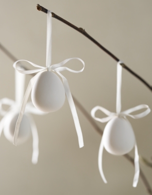 White Ceramic Eggs – Set of 6