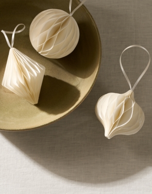 White Paper Decorations – Set of 3
