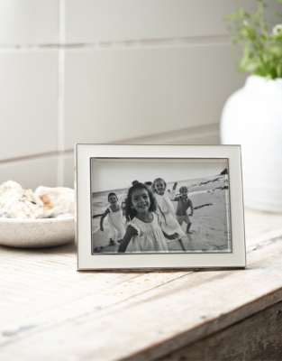 White Resin Photo Frame – 4x6”