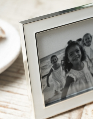 White Resin Photo Frame – 4x6”
