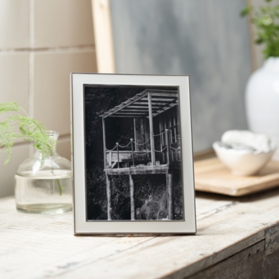 White Resin Photo Frame – 5x7”