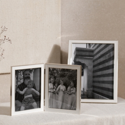 White Resin Photo Frame – 8x10”