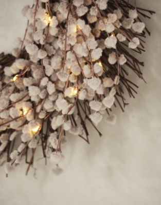 White Willow Pre-Lit Wreath – 50cm
