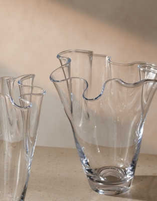 Witcombe Frill Vase