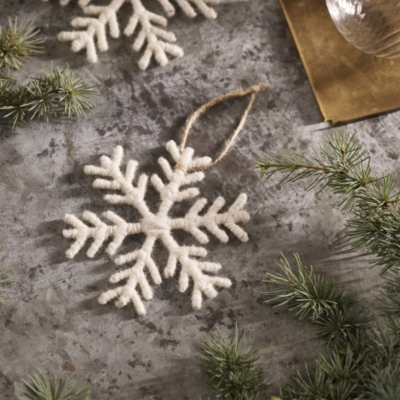 Woollen Snowflake Decoration – 11cm